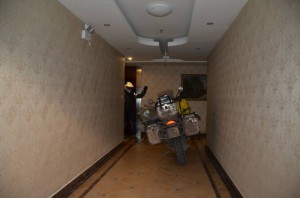 12. parking v hotelove chodbe 