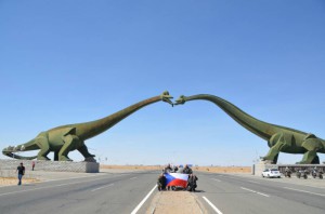 4_severni hranice Ciny zdobi sochy jesteru_resize_20150502_165254