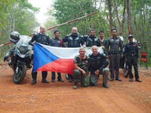 vojenska prehlidka v pralese