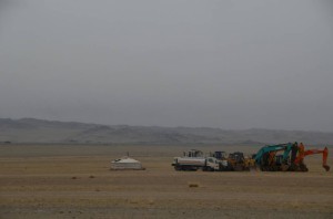 1_pujcovna pracovnich stroju v pousti Gobi_resize_20150515_123338